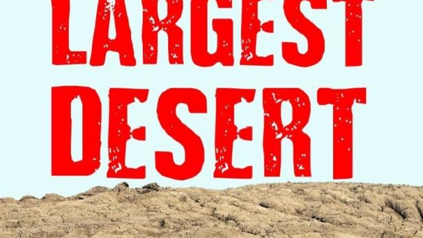 Eine Schlange kriecht über den Boden von Europas größter Wüste.