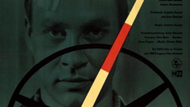 Das Filmplakat für „Tatort Berlin“ zeigt einen jungen Mann mit einem Pflaster auf der Stirn.