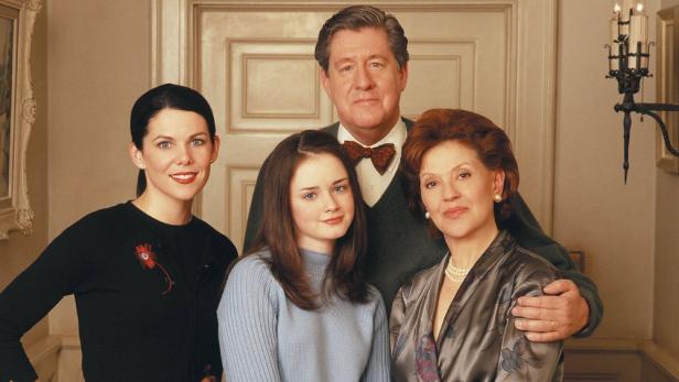 Gruppenbild der Familie Gilmore in der Serie „Gilmore Girls“.