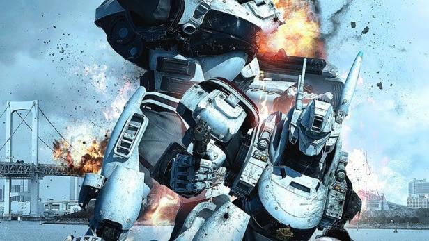 Ein Kampfroboter mit einer Pistole steht vor einer zerstörten Stadt, während ein Hubschrauber vorbeifliegt.