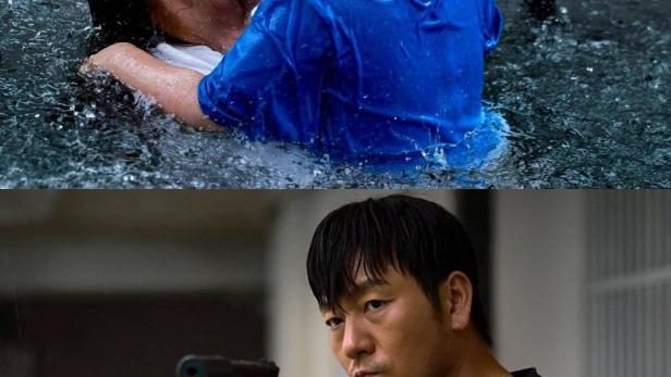 Eine Frau und ein Kind stehen im Regen im Wasser, während ein Mann im unteren Bild mit einer Waffe zielt.