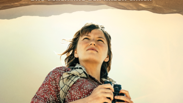 Devrim Lingnau als Maria Reiche auf dem Filmplakat.