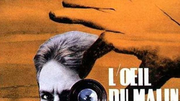 Das Filmplakat für „L'Oeil du Malin“ zeigt einen Mann mit einer Kameralinse vor dem Auge.
