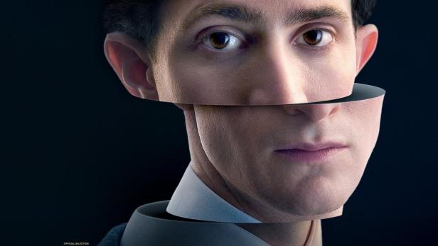 Das Filmplakat für „Franz K.“ zeigt ein zerteiltes Porträt des Protagonisten mit einer Kakerlake im Haar.