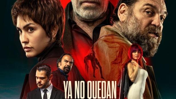 Das Filmplakat für „Ya No Quedan Junglas“ zeigt Ron Perlman und weitere Schauspieler.
