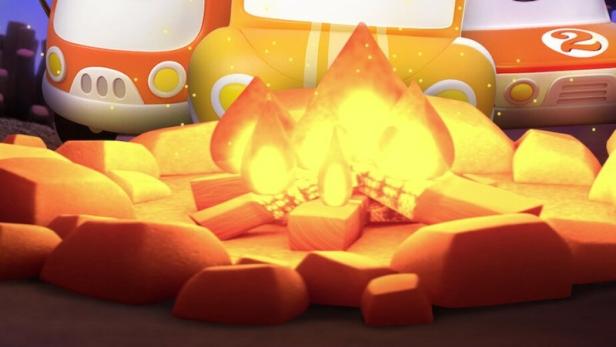 Die animierten Autos aus „Go! Go! Cory Carson“ sitzen am Lagerfeuer im Sommercamp.