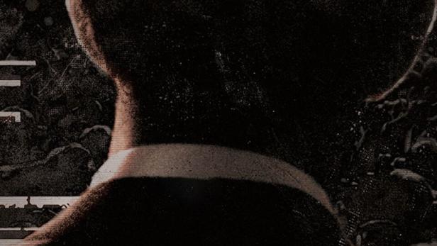 Das Filmplakat für „Coup Fatal: Les Assassins Qui Ont Changé L'Histoire“ zeigt eine dunkle Silhouette.