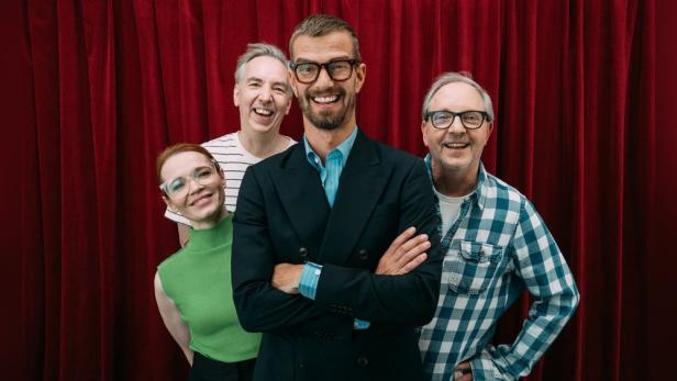 Gruppenbild von Karoline Herfurth, Olli Dittrich, Olli Schulz und Joko Winterscheidt.