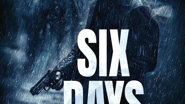 Ein Mann mit einer Waffe im Regen, im Hintergrund eine weitere Person; Filmposter für „Six Days“.