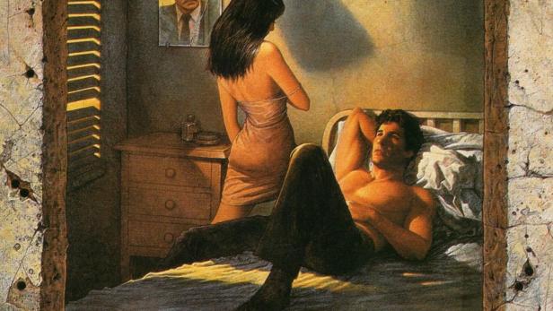 Ein Mann liegt auf einem Bett, während eine Frau neben ihm steht; im Hintergrund ein Porträt.