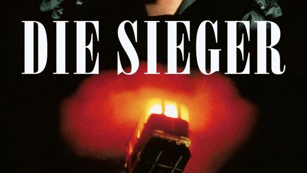 Das Filmplakat für „Die Sieger“ zeigt sechs Männer und einen brennenden Bus.