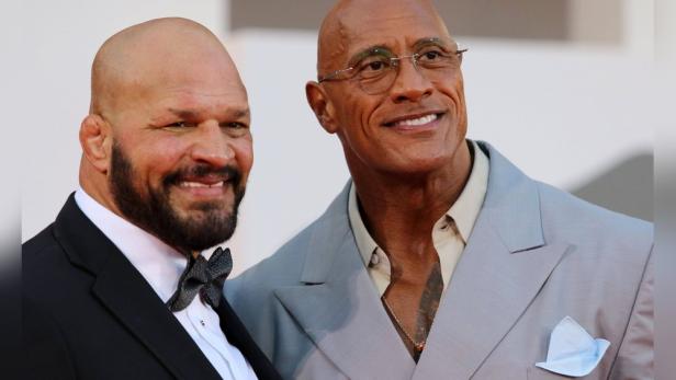 Ex-Wrestler Mark Kerr und Dwayne Johnson bei Filmpremiere