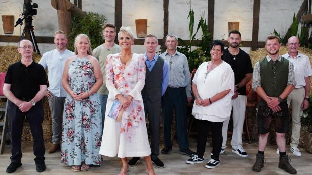 Gruppenbild mit Inka Bause und "Bauer sucht Frau"-Kandidaten