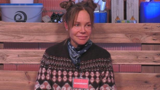 Doreen Dietel sitzt im TV-Container