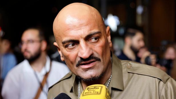 Rapper Xatar bei einem Interview