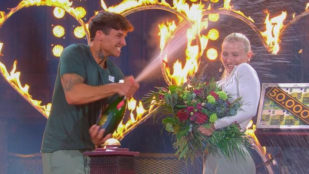 Edda Pilz und Micha Klotz feiern als "Promipaar des Jahres". 