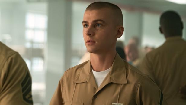 Miles Heizer in seiner Serienrolle als Cameron 