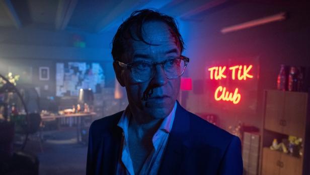 Jan Josef Liefers besucht in Filmrolle einen Klub