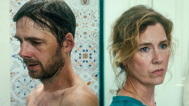 Filip (Stefan Pohl) und Christiane (Franziska Hackl) in ihren Serienrollen