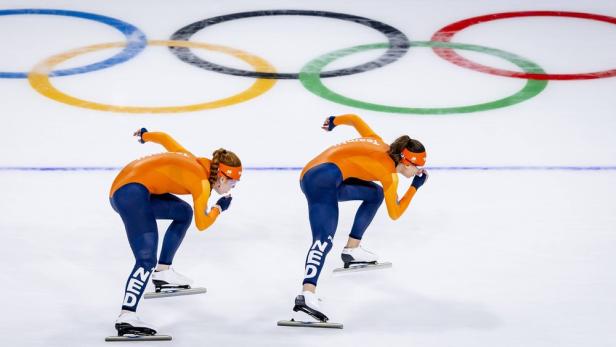 Zwei Eisschnelläuferinnen