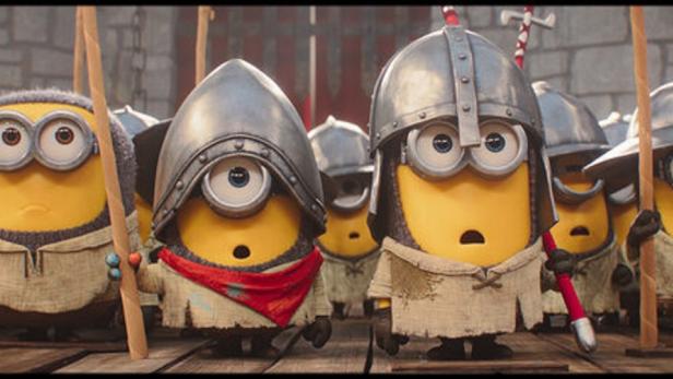 Minions mit Ritterhelmen und Lanzen
