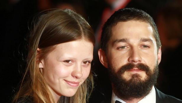 Paarfoto Mia Goth und Shia LaBeouf