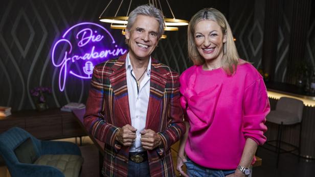  Monika Gruber und Thomas Brenizer posieren für Foto