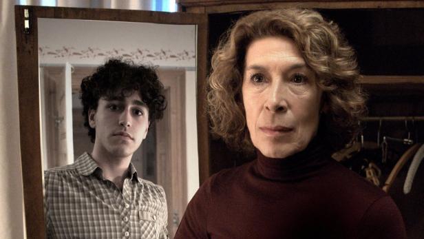 Adele Neuhauser sieht sich in Filmrolle in jungen Jahren als Mann