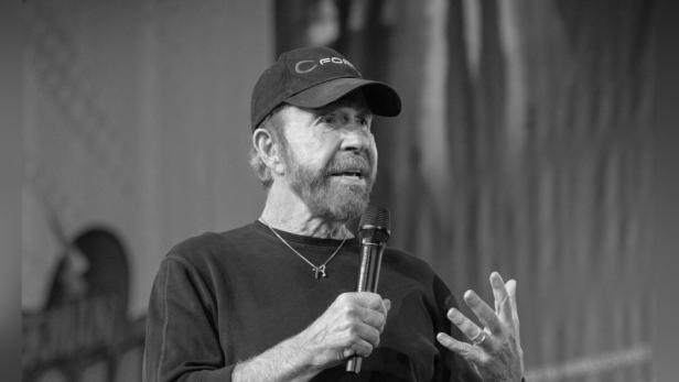 Chuck Norris 2018 bei einem Auftritt in Dortmund