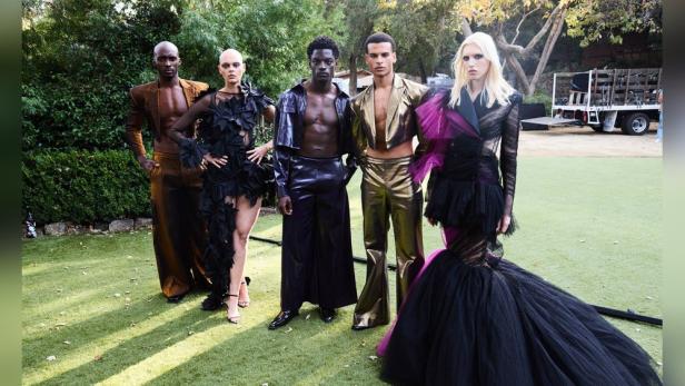 GNTM-Moels Godfrey, Anika, Ibo, Boureima und Juna beim Shooting