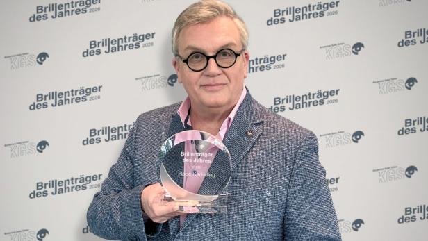 Hape Kerkeling mit Preis vom Kuratorium Gutes Sehen 