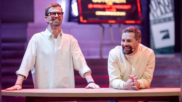 Joko Winterscheidt und Klaas Heufer-Umlauf in ihrer Spielshow