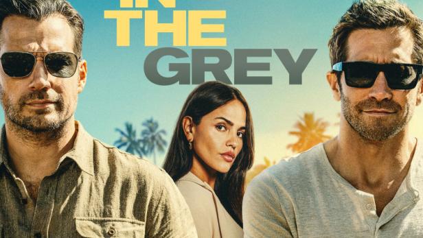 Eiza González zwischen Jake Gyllenhaal und Henry Cavill auf einem Filmplakat