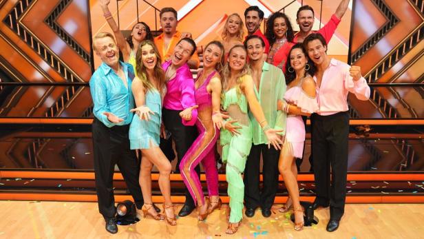 Gruppenbild der "Dancing Star 2026"-Promis