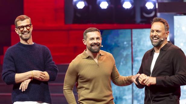 Joko Winterscheidt, Klaas Heufer-Umlauf und Steven Gätjen agieren als Trio in der Spielshow