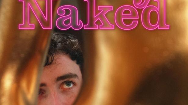 Ein nachdenkliches Gesicht blickt durch einen goldenen Stoff, darüber steht in pinker Schrift „Truly Naked“.