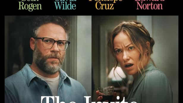 Filmplakat zu „The Invite“ mit vier Schauspielern, die gespannte Gesichter zeigen, und dem Slogan „Alles kommt auf den Tisch“.