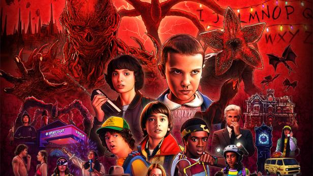 Ein Jubiläumsplakat zu Stranger Things zeigt die Hauptcharaktere, Vecna, den Demogorgon und ikonische Schauplätze vor einem rot-blauen Hintergrund.