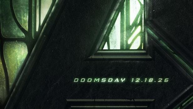 Das Avengers-Logo in grüner Optik mit dem Schriftzug „Doomsday 12.18.26“ und dem Marvel Studios-Logo.