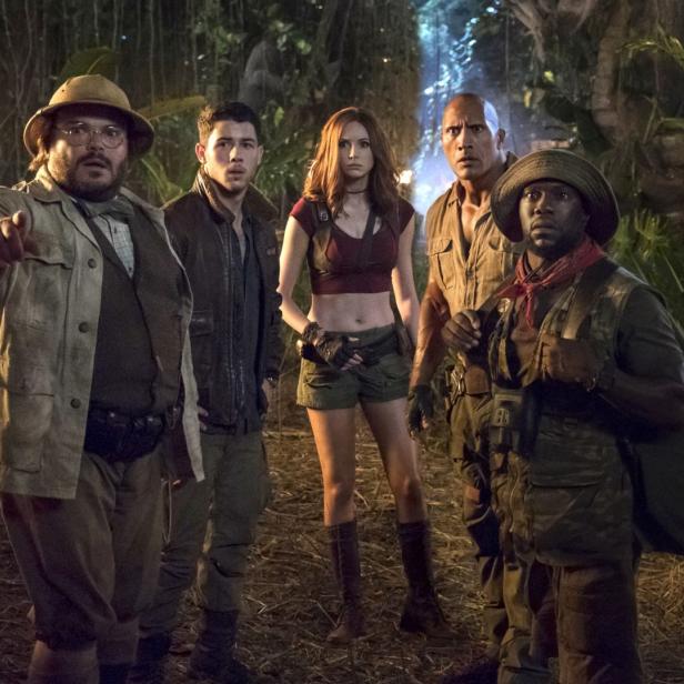 Die Schauspieler Jack Black, Nick Jonas, Karen Gillan, Dwayne Johnson und Kevin Hart in „Jumanji: Willkommen im Dschungel“.