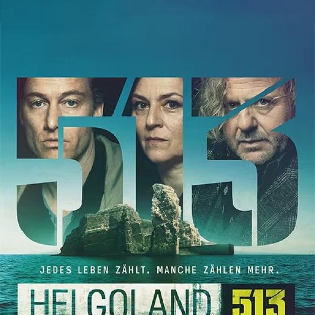 Das Filmplakat für „Helgoland 513“ zeigt drei Gesichter vor einer Meereslandschaft.