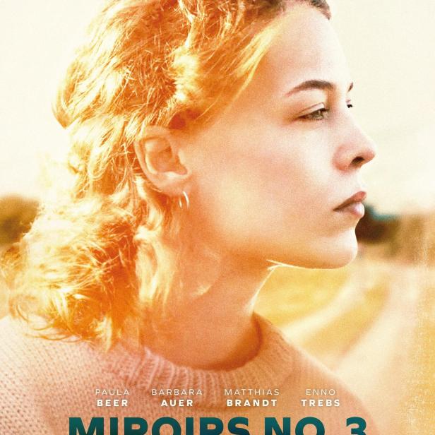 Das Filmplakat für „Miroirs No. 3“ zeigt Paula Beer im Profil.