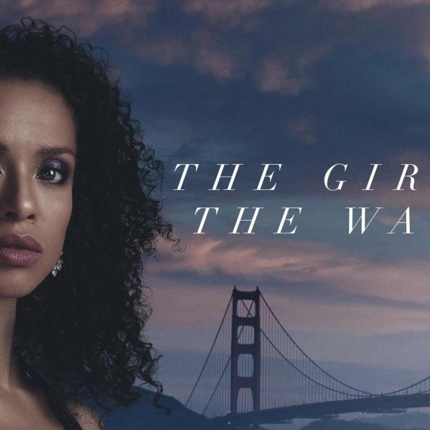 Das Filmplakat für „The Girl in the Water“ zeigt eine Frau vor der Golden Gate Bridge.