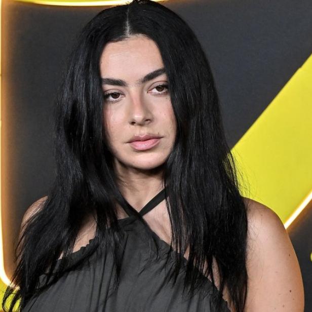 Porträtfoto von Charli XCX