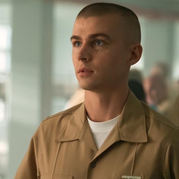Miles Heizer in seiner Serienrolle als Cameron 