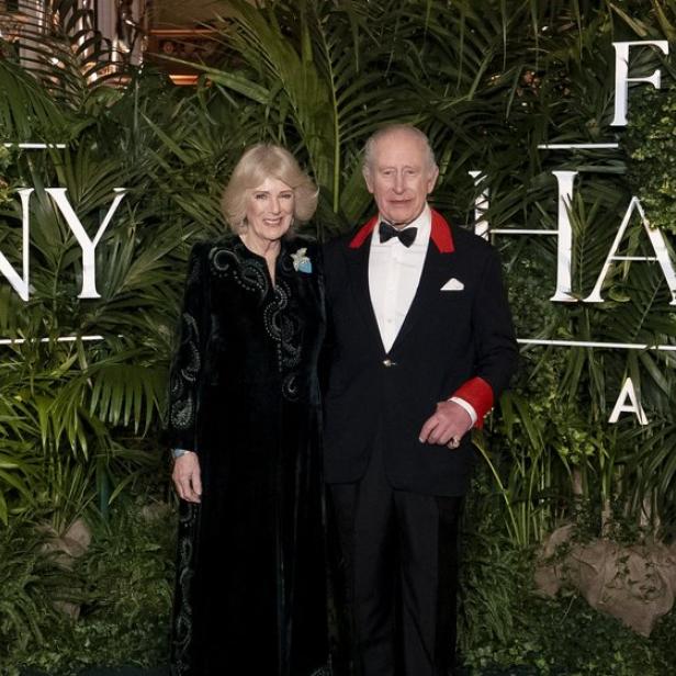 König Charles III. und Königin Camilla bei Filmpremiere in Schloss Windsor