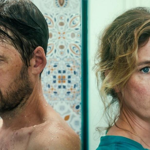 Filip (Stefan Pohl) und Christiane (Franziska Hackl) in ihren Serienrollen