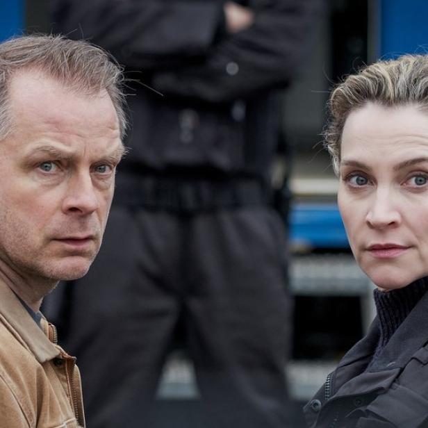Hauke Jacobs (Hinnerk Schönemann) und Hannah Wagner (Jana Klinge) bei Ermittlungen