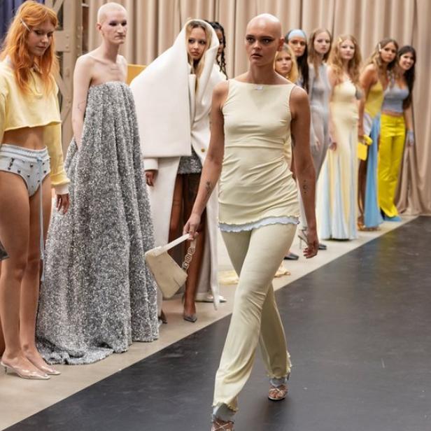 Catwalk-Training backstage kurz vor der Fashionshow in GNTM