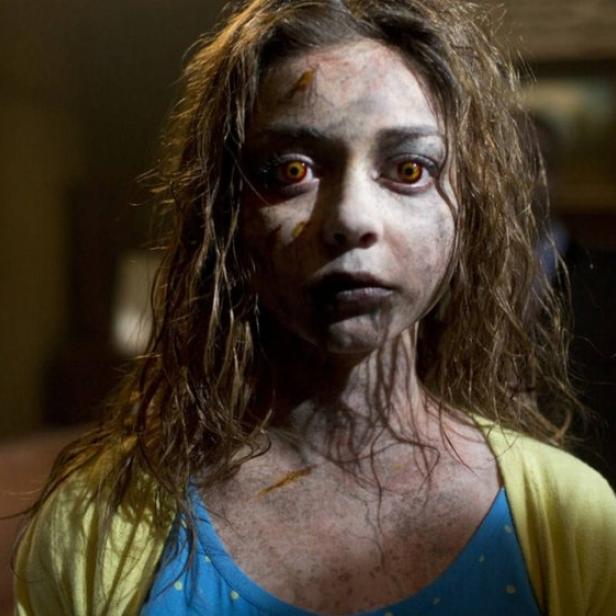 Untote mit rot leuchtenden Augen 